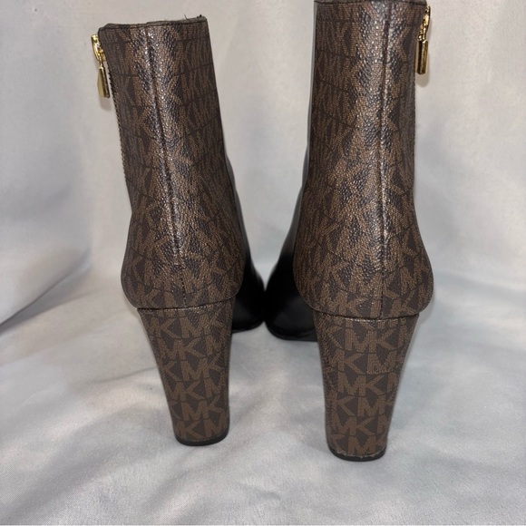MICHAEL MICHAEL KORS Hazel Signature Boot Size 7 - Picture 2 of 9